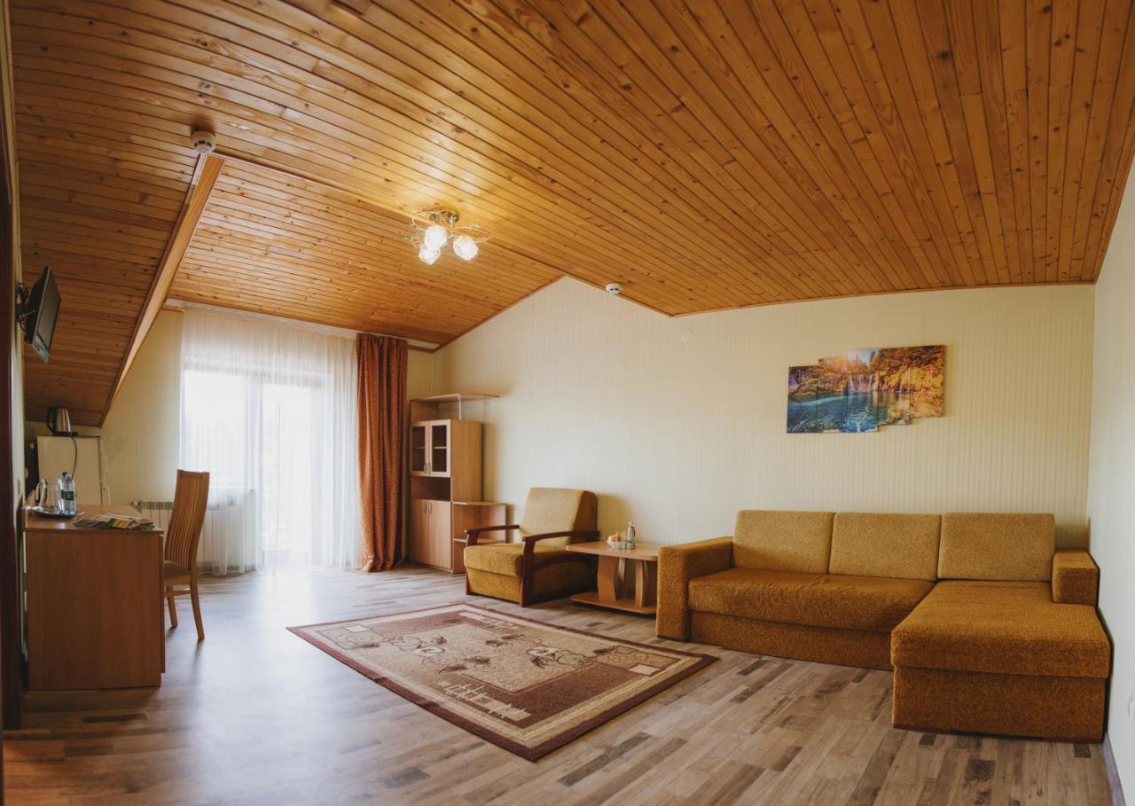 Hotel Zelenyy Bir Skhidnytsia Exteriér fotografie